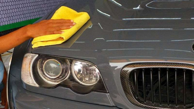 Aplikasi nano coating pada bodi mobil
