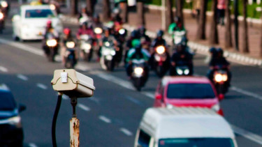 Kamera pengawas atau Closed Circuit Television (CCTV) terpasang di kawasan Jalan MH Thamrin, Jakarta