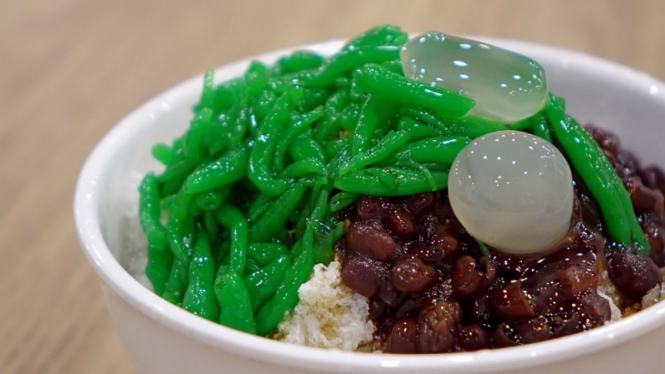 Cendol khas Singapura.