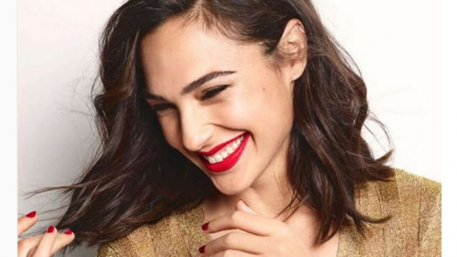 Potongan rambut long bob milik aktris Gal Gadot. 
