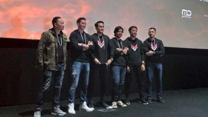 Foxtrot Six: Oka Antara, Chicco Jerikho, Rio Dewanto, Verdi Solaiman, Arifin Putra dan Mike Lewis