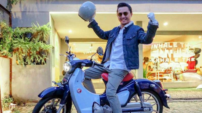 Ananda Omesh pamer motor baru