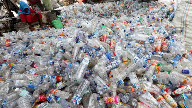 Ilustrasi sampah plastik.