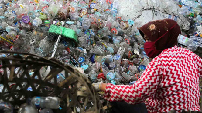 Ilustrasi sampah plastik