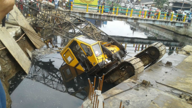 Crane jatuh di Kemayoran, Jakarta Pusat