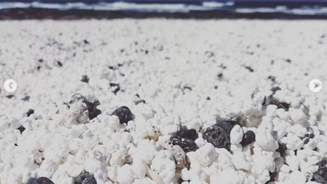 Canary Island dengan pasir seperti popcorn