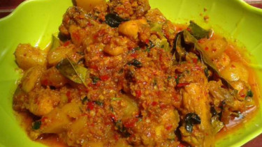 Ayam rica-rica.