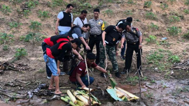 Pencarian jasad bocah korban perkosaan dan pembunuhan di Lampung.