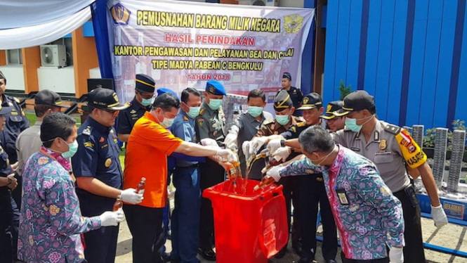 Bea Cukai lancarkan aksi penindakan.
