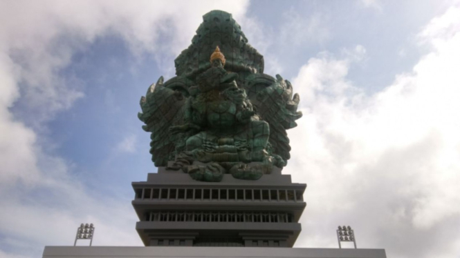 Patung Garuda Wisnu Kencana