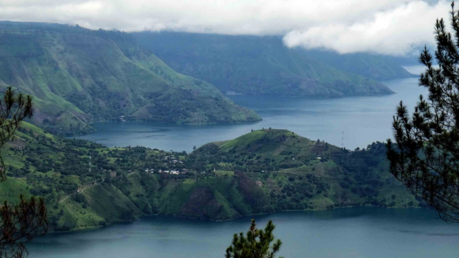 Panorama Danau Toba salah satu dari 10 Bali Baru Indonesia