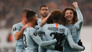 Skuat Chelsea saat merayakan gol ke gawang Vidi FC