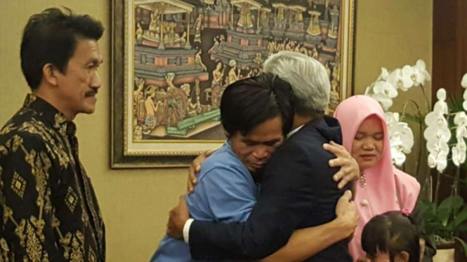 Usman Yunus dibebaskan, Kemlu RI serah terima ke keluarga