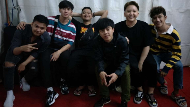 Boyband SM*SH.