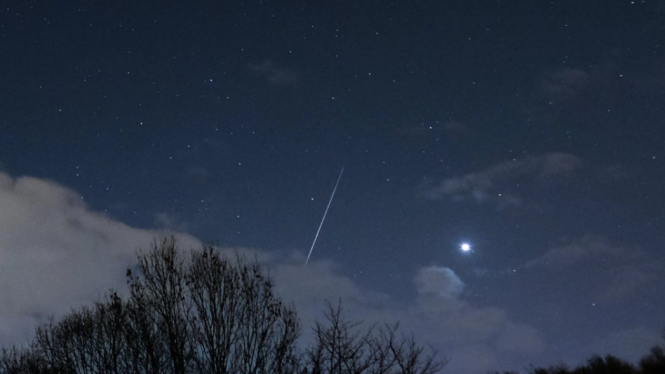 Ilustrasi hujan meteor.