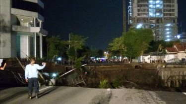 Jalan Raya Gubeng ambles