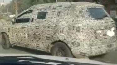 Renault RBC kembali kepergok di jalan raya.