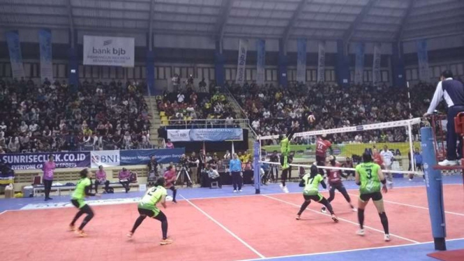 Tim voli putri Jakarta PGN Popsivo Polwan