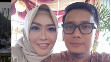 Bani Seventeen dan istri