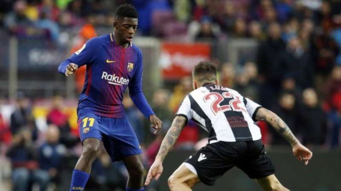 Pemain Barcelona, Ousmane Dembele (kiri)