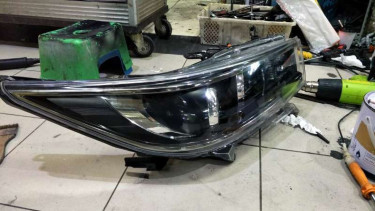 Reparasi lampu mobil