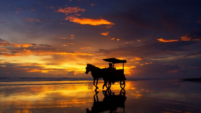 Sunset di Pantai Parangtritis