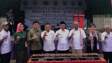 Peresmian Lembaga Penyalur BBM Satu Harga milik AKR Corporindo.
