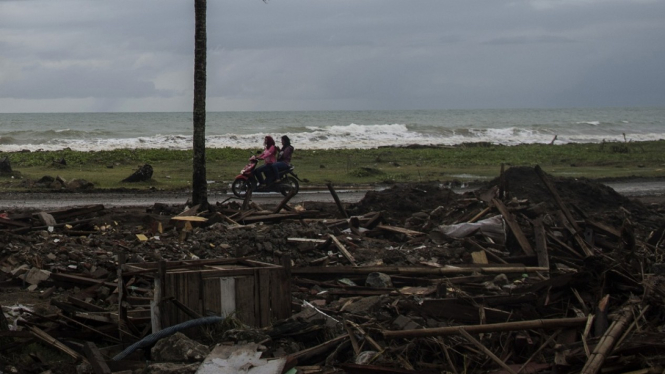 Dampak Tsunami Selat Sunda
