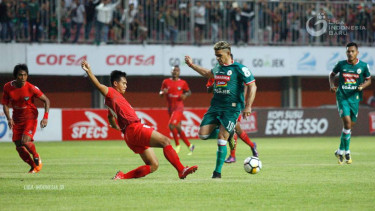Cuplikan pertandingan Madura FC melawan PSS Sleman pada babak perempat final Liga 2 Indonesia.