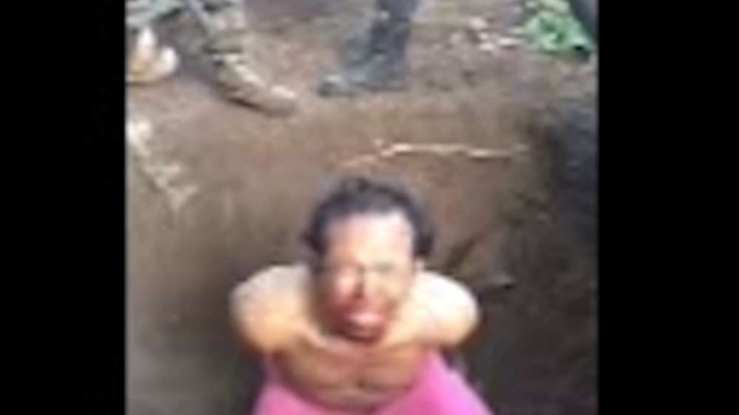 WNI meminta tolong saat disekap oleh Abu Sayyaf.