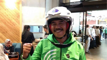 Mulyono, pengemudi pertama Gojek dengan nomor registrasi 001.