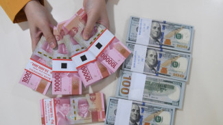 Rupiah Stabil di Kisaran Rp14.100 Ditopang Kebijakan Bank Sentral