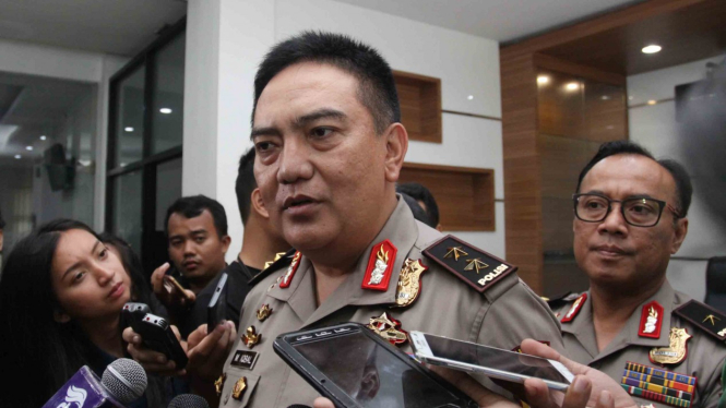 Kepala Divisi Hubungan Masyarakat Polri Irjen Pol Mohammad Iqbal (tengah).