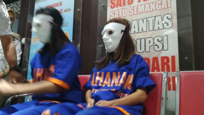 ES dan TN, muncikari tersangka prostitusi artis dan model.