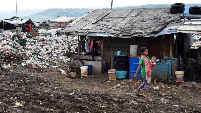 Tempat tinggal kumuh di suatu daerah.