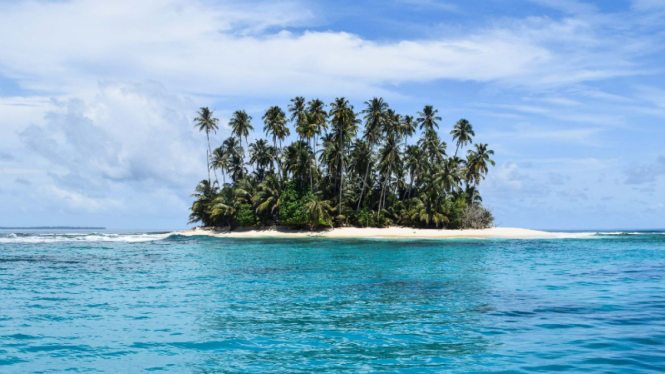 Pulau Madang Balung atau Pulau Spongebob di Kepulauan Banyak Aceh Singkil.