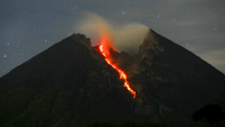 Mengerikan, Begini Penampakan Aliran Lava Gunung Berapi saat Terekam Drone