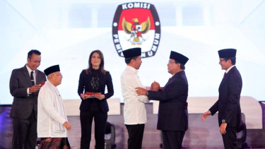 Debat Perdana Capres-Cawapres Pemilu 2019. Para capres dan cawapres kembali bersama-sama ikut dalam Debat Putaran Kelima 13 April 2019.