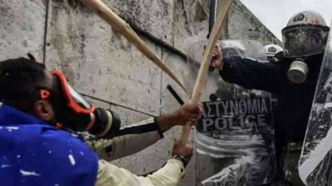 Kerusuhan pecah di Athena terkait penggantian nama Makedonia