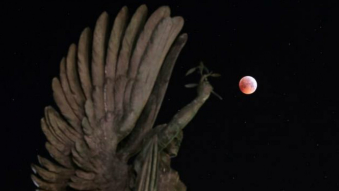 Gerhana bulan super blood wolf moon