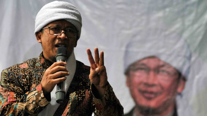 Pimpinan Pondok Pesantren Daarut Tauhid, Bandung KH Abdullah Gymnastiar atau Aa Gym.
