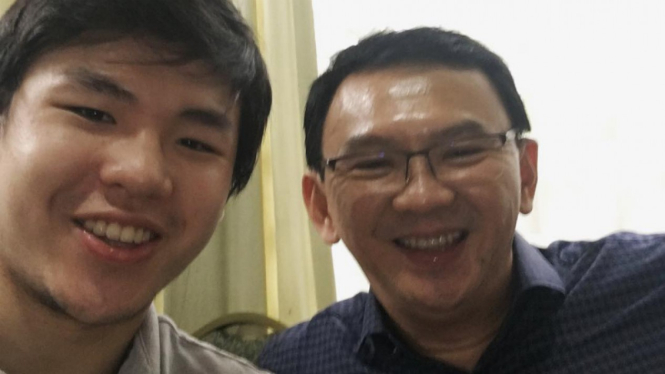 Basuki Tjahaja Purnama alias Ahok dan anak sulungnya, Nicholas Sean.