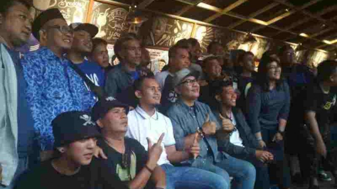 Suporter Persib Beri Penghargaan Kepada Pemain Yang Dilepas