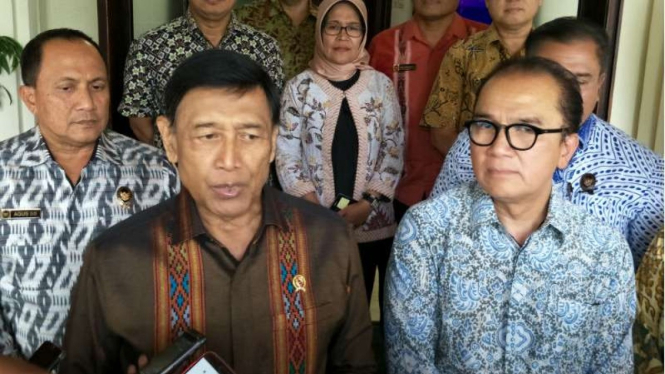 Menko Polhukam Wiranto dan Dubes RI untuk Selandia Baru Tantowi Yahya saat bertemu beberapa waktu lalu.