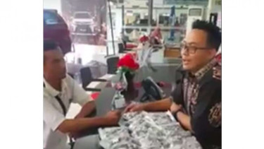 Petani di Majalengka beli Toyota Rush pakai uang receh.