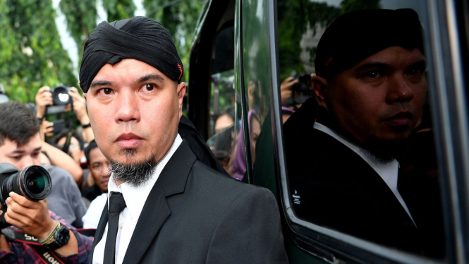 Ahmad Dhani divonis 1,5 tahun penjara.