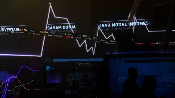 Monitor pergerakan Indeks Harga Saham Gabungan (IHSG) di Bursa Efek Indonesia, Jakarta.