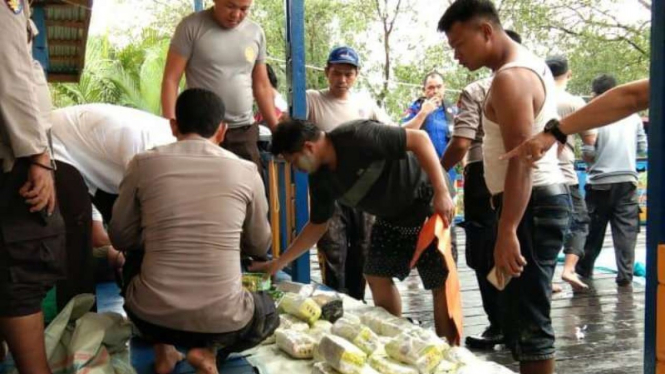 Penemuan Sabu dan Ekstasi dikubur dalam lumpur.