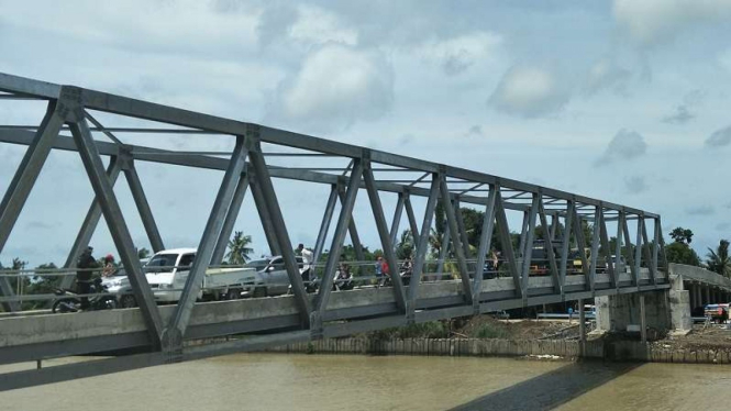 Jembatan Jokowi di Muara Gembong 