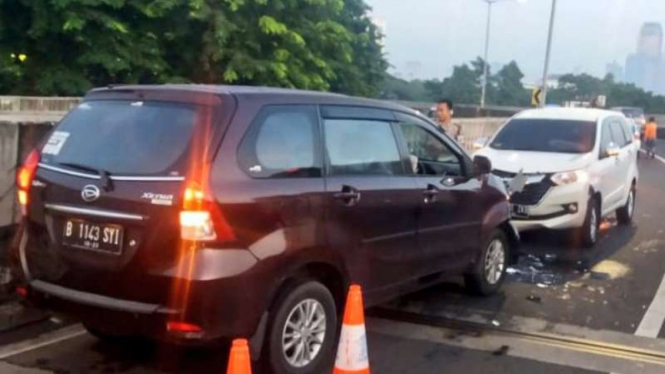 Kecelakaan di JLNT Antasari.